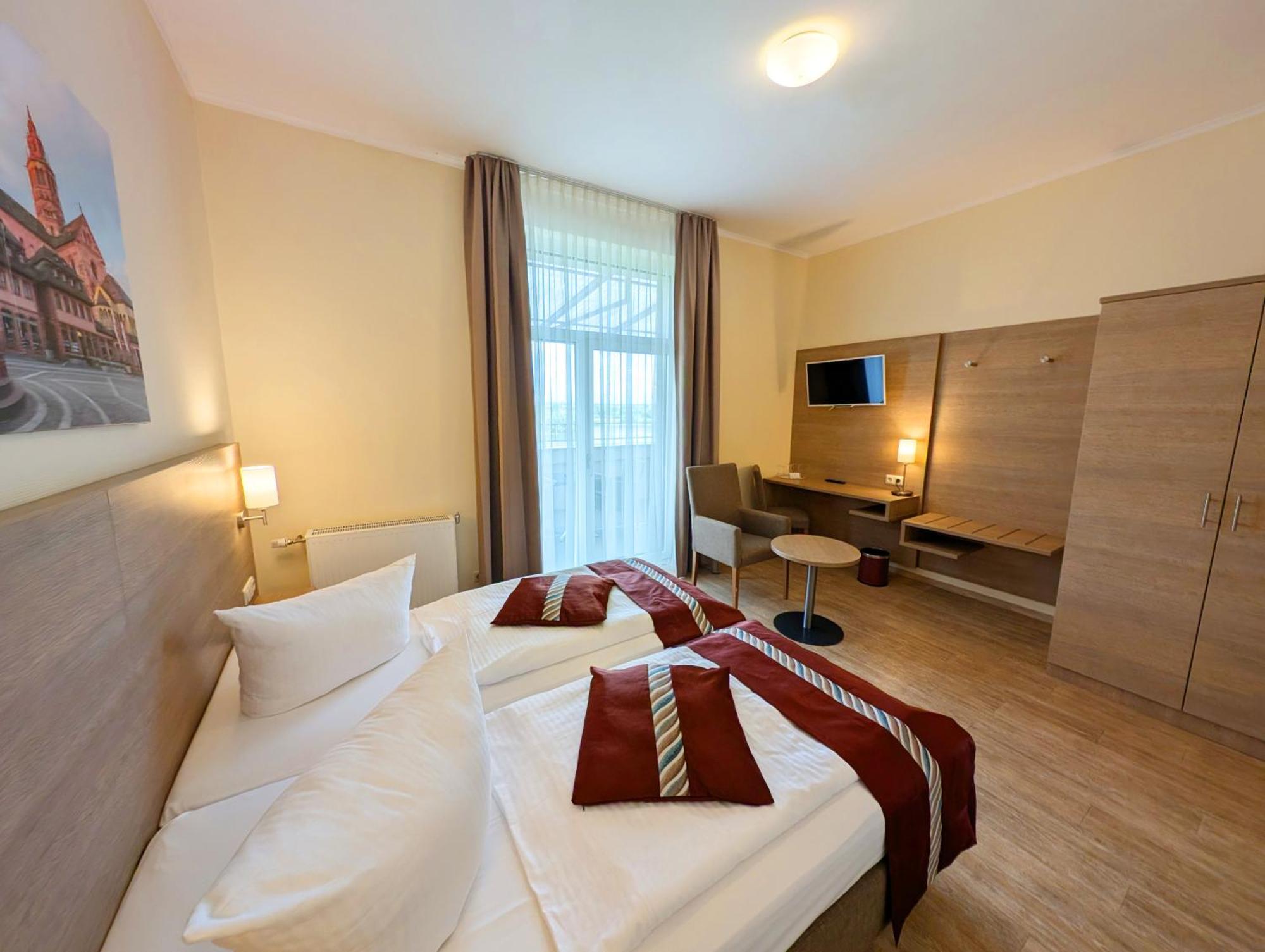 Mainzer Hof Hotel 3*